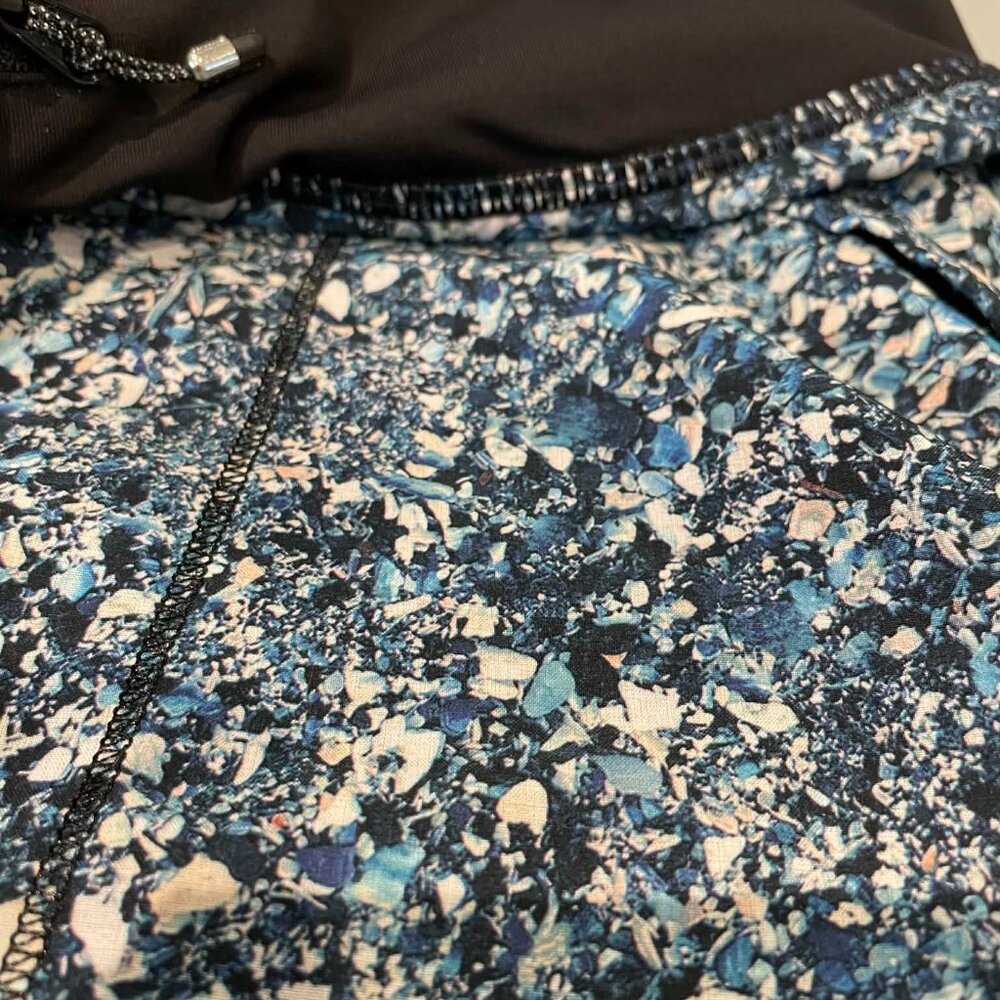 Lululemon Seawheeze 2017 Speed Short – VEUC Size 8 Tofino Shells Multi Black - Picture 7 of 7